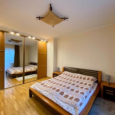 צ'רנוביץ Family Apartment Near The University מראה חיצוני תמונה