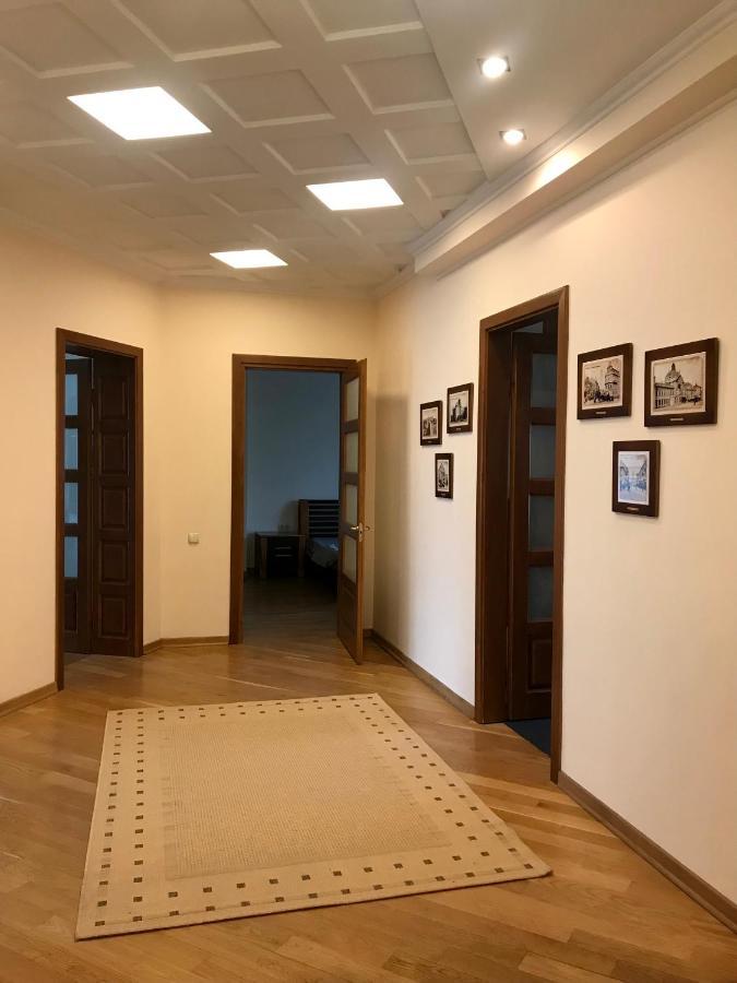צ'רנוביץ Family Apartment Near The University מראה חיצוני תמונה